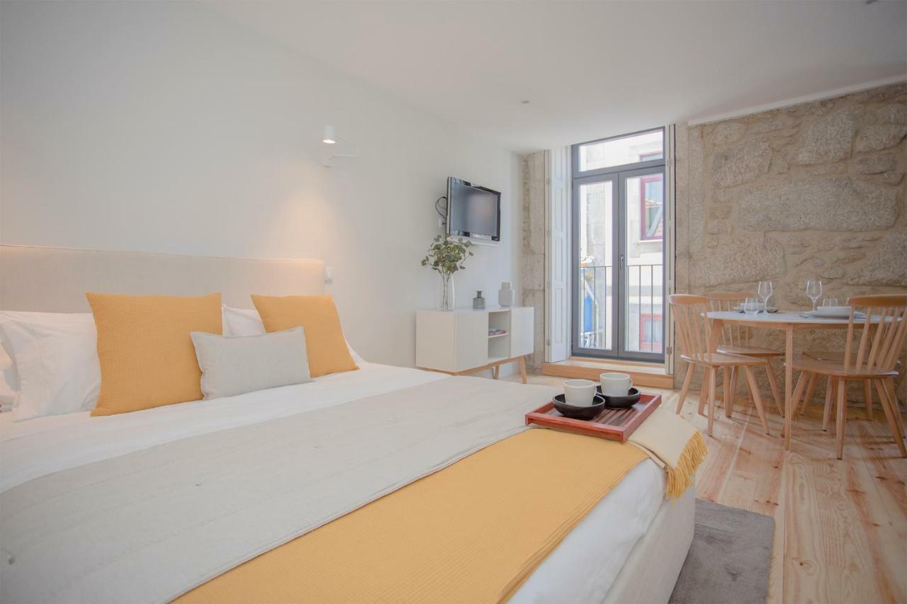 Liiiving In - Charming Downtown Delight Appartement Oporto