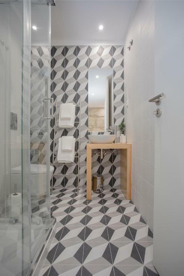 Liiiving In - Charming Downtown Delight Appartement *