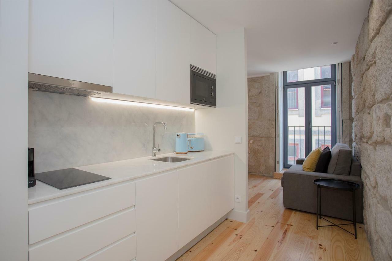 Liiiving In - Charming Downtown Delight Appartement Oporto