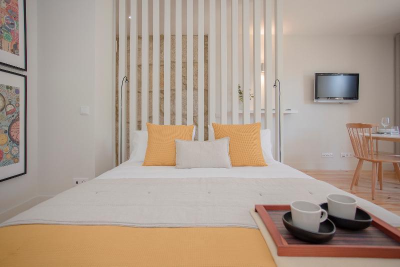 Liiiving In - Charming Downtown Delight * Oporto